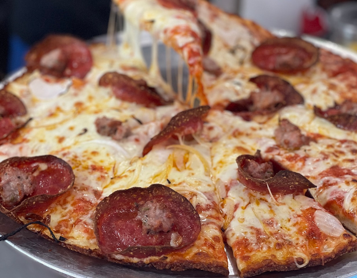 close-up of fresh pepperoni pizza
